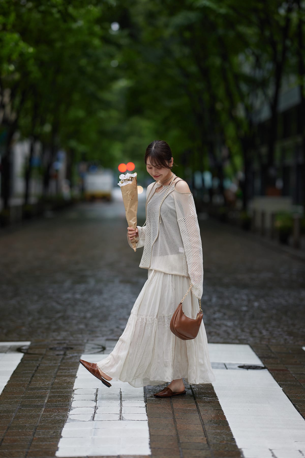 chain moon bag
