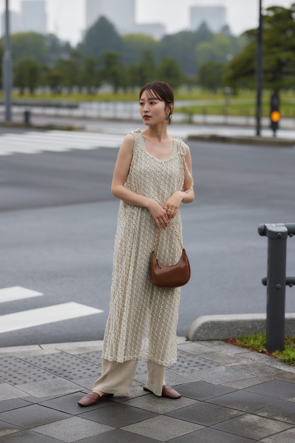 chain moon bag