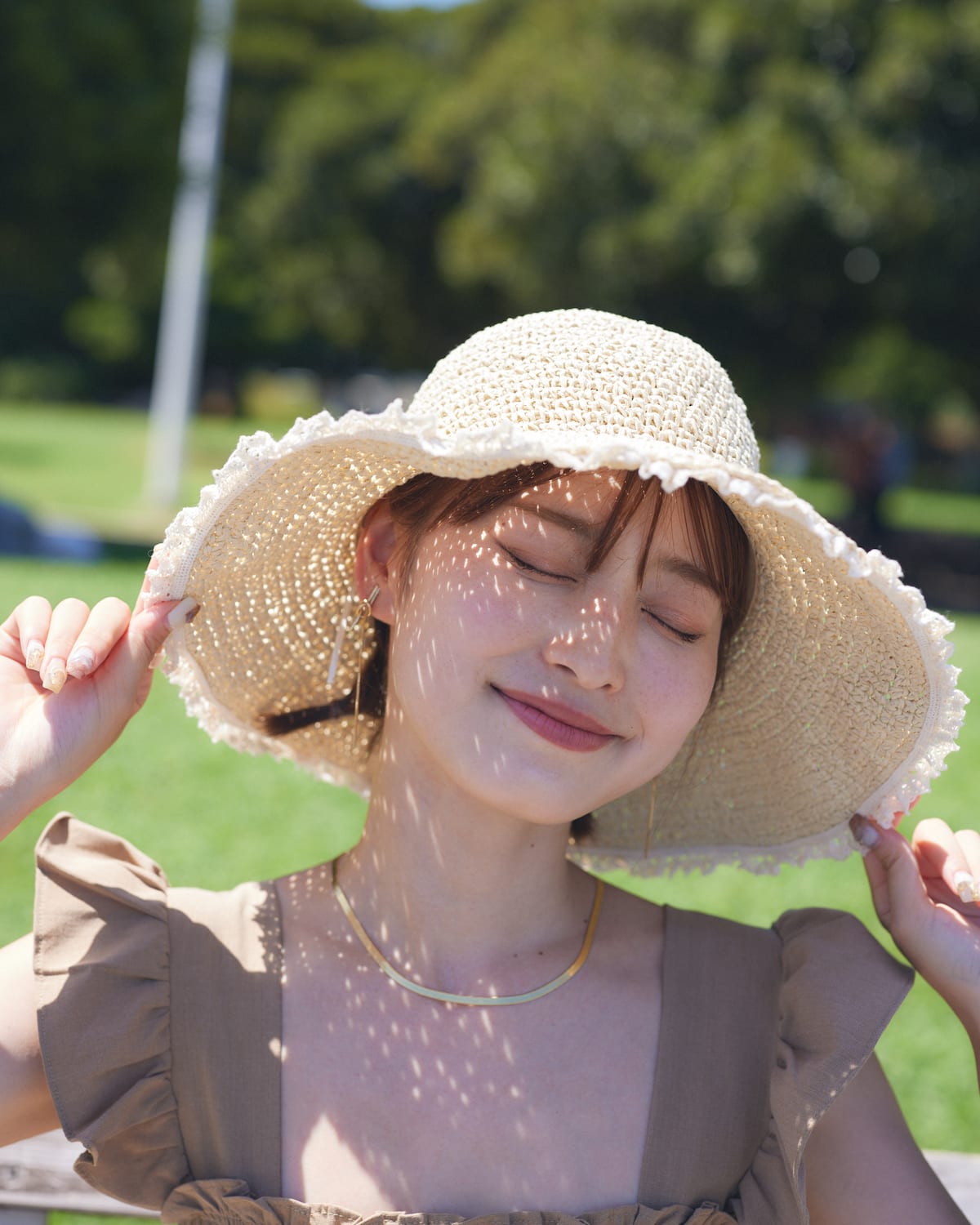 wire straw hat