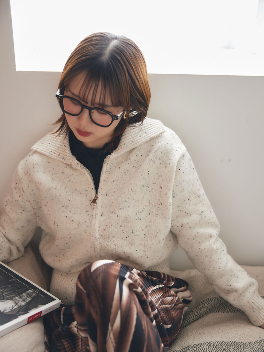 milky zip knit
