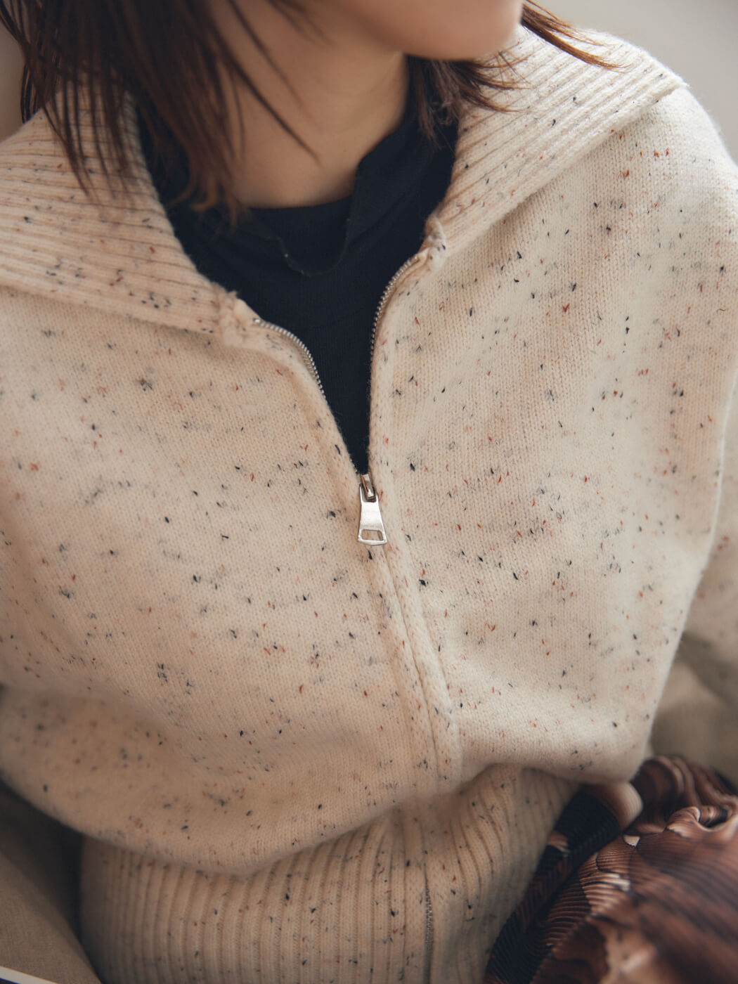 milky zip knit