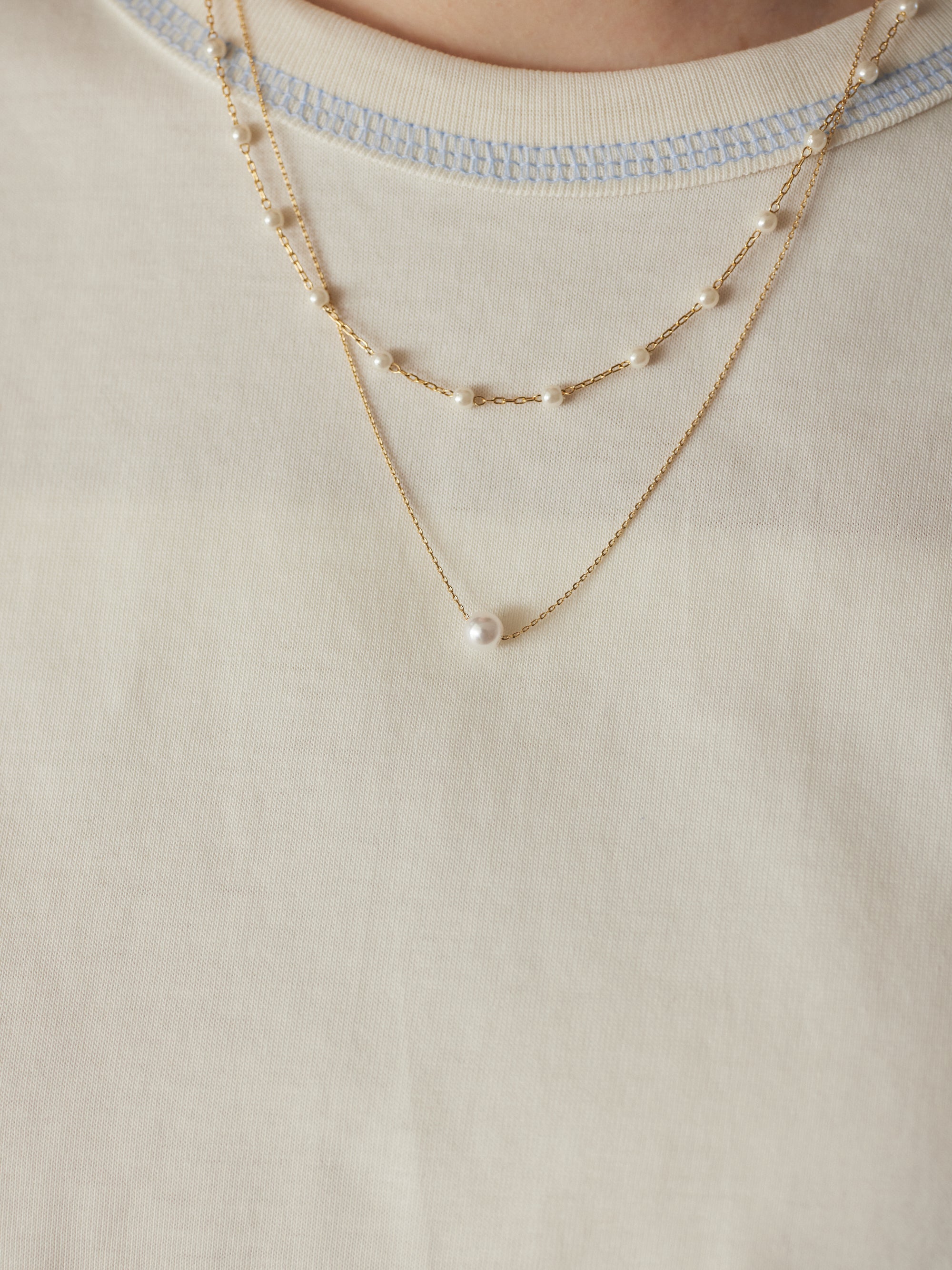 Fake peal necklace