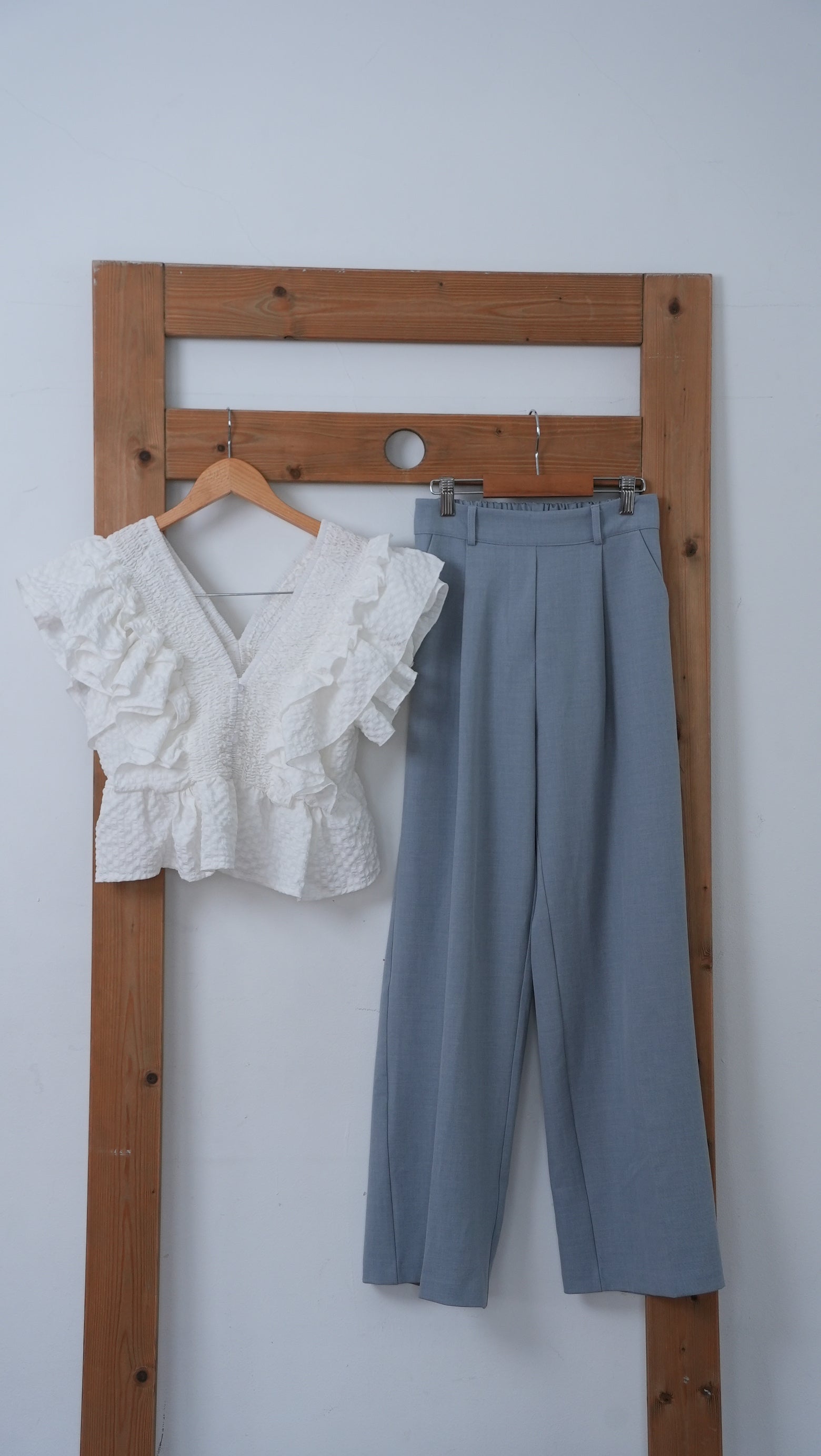 NATURAL FRILL GIRLY SET