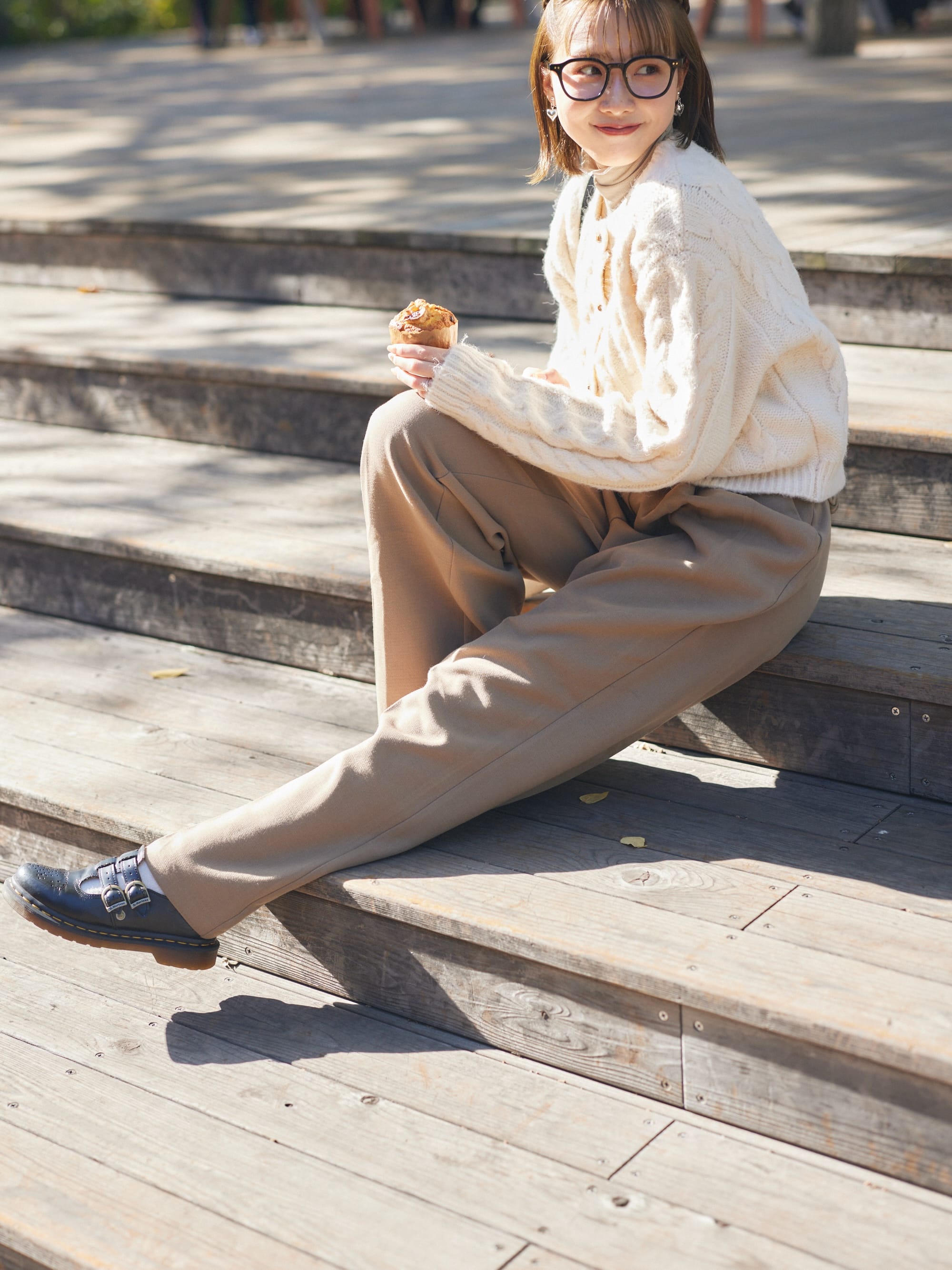 wood button knit cardigan
