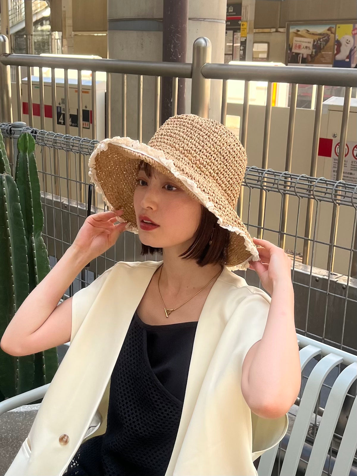 wire straw hat