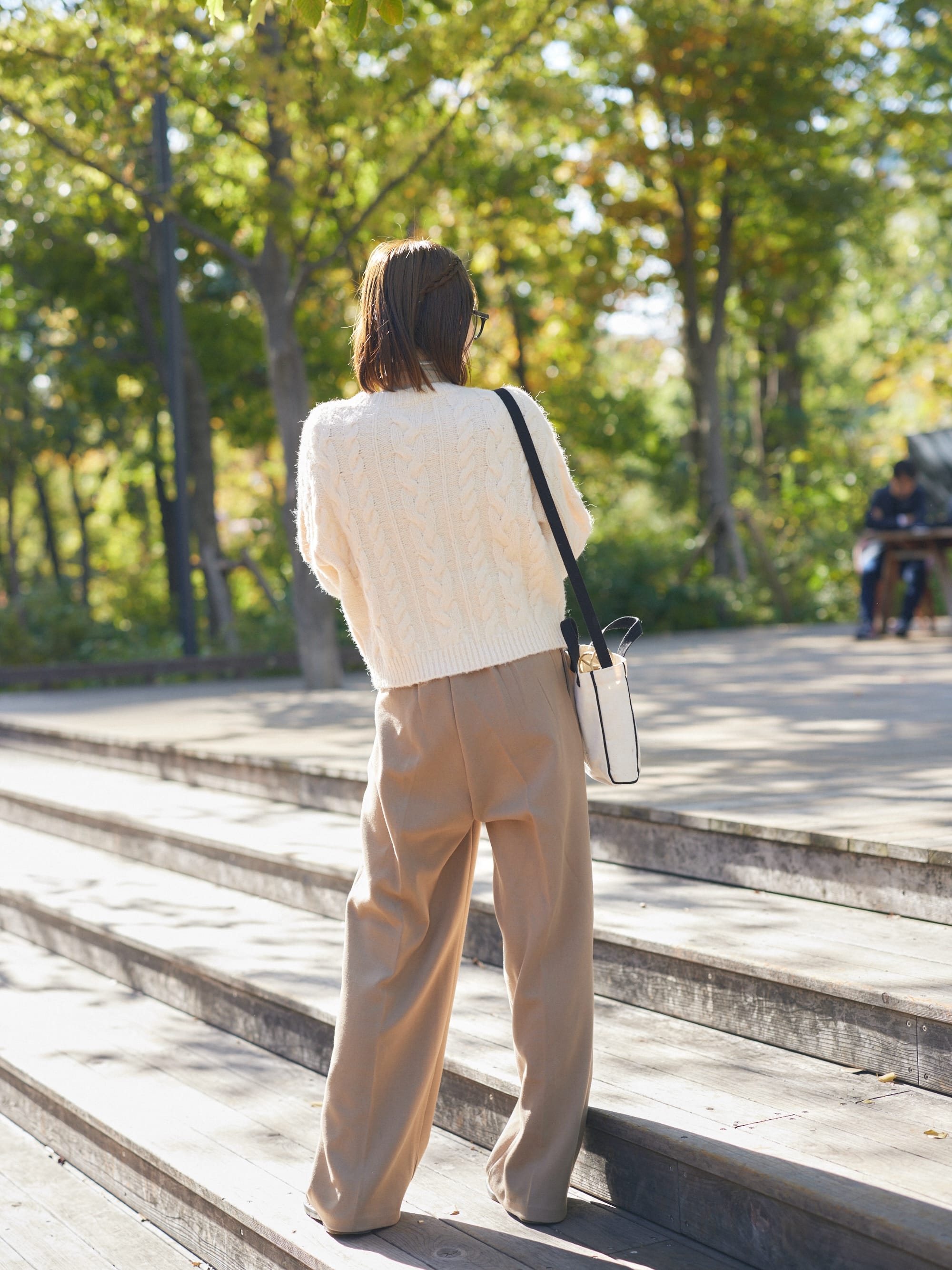 wood button knit cardigan