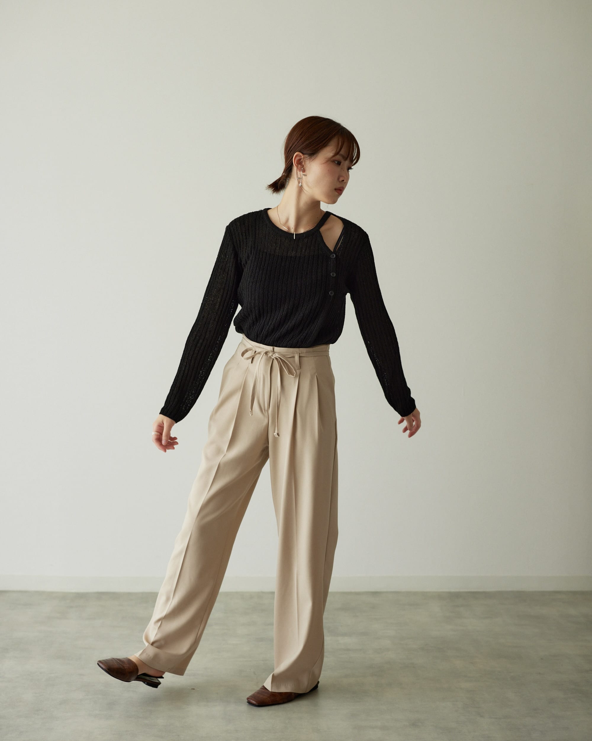 hole shoulder tops
