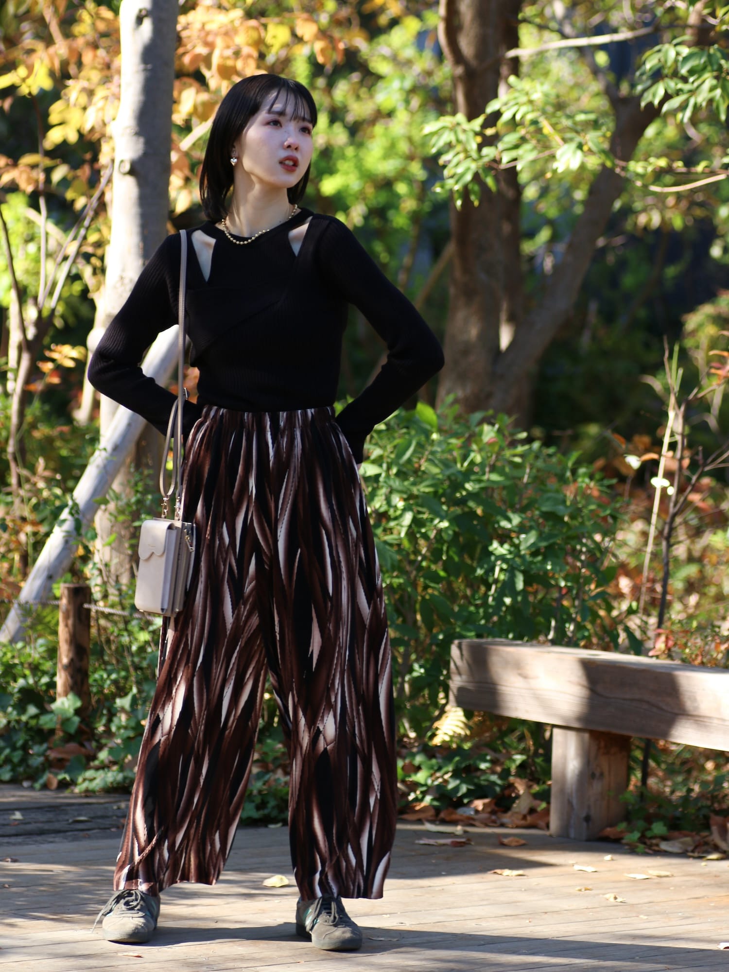 chest cross knit
