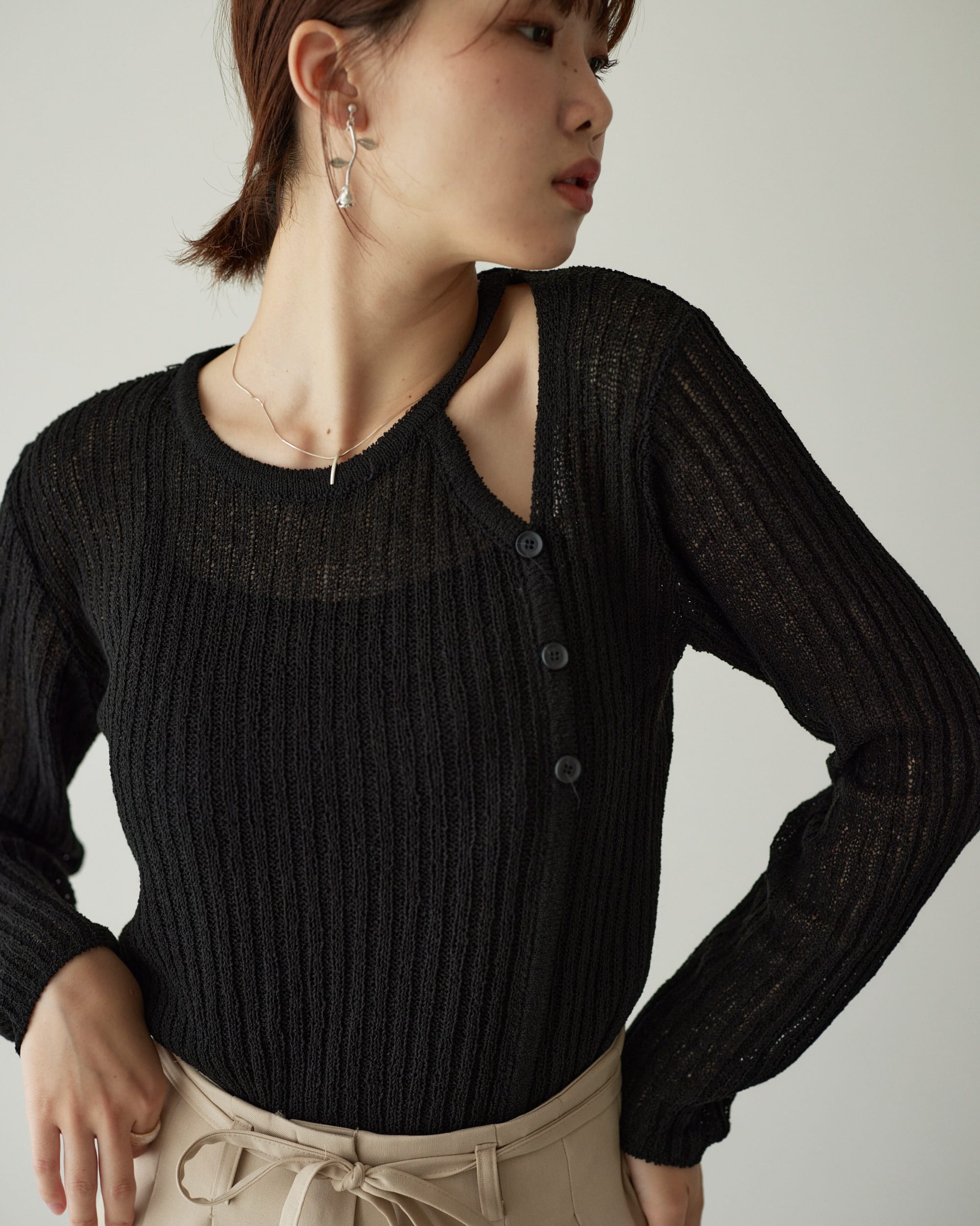 hole shoulder tops