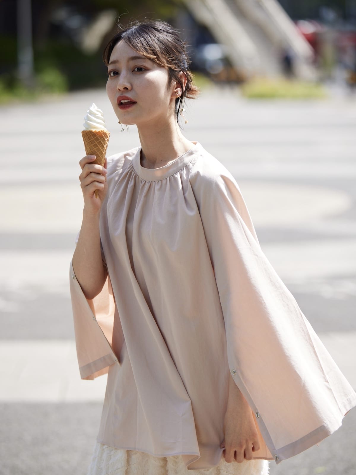 sleeve slit gather blouse