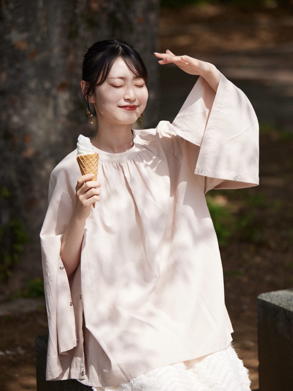 sleeve slit gather blouse