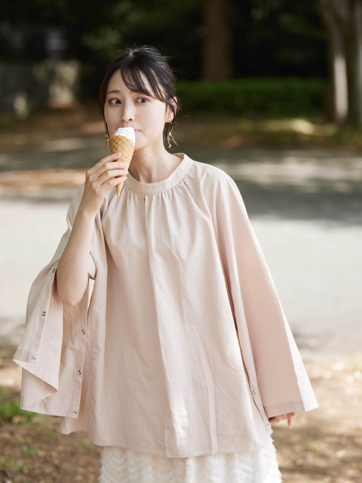 sleeve slit gather blouse
