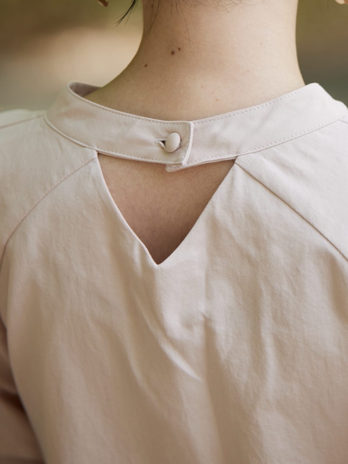 sleeve slit gather blouse