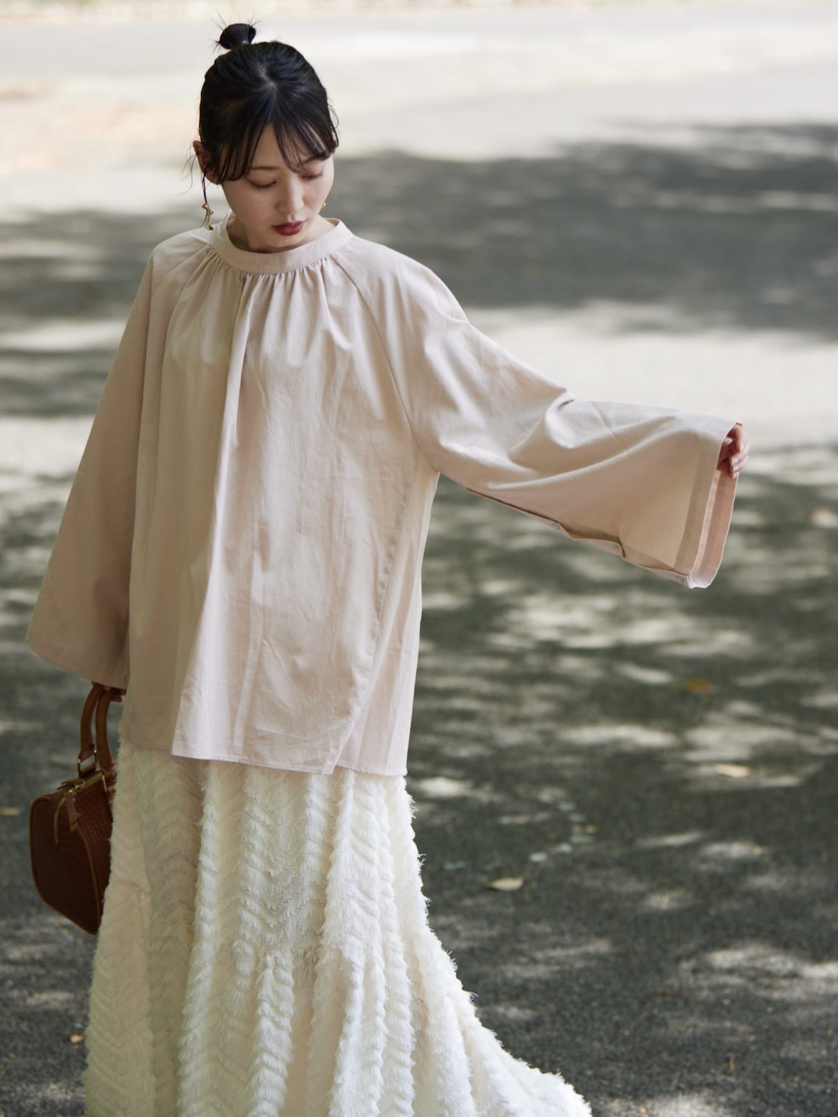 sleeve slit gather blouse