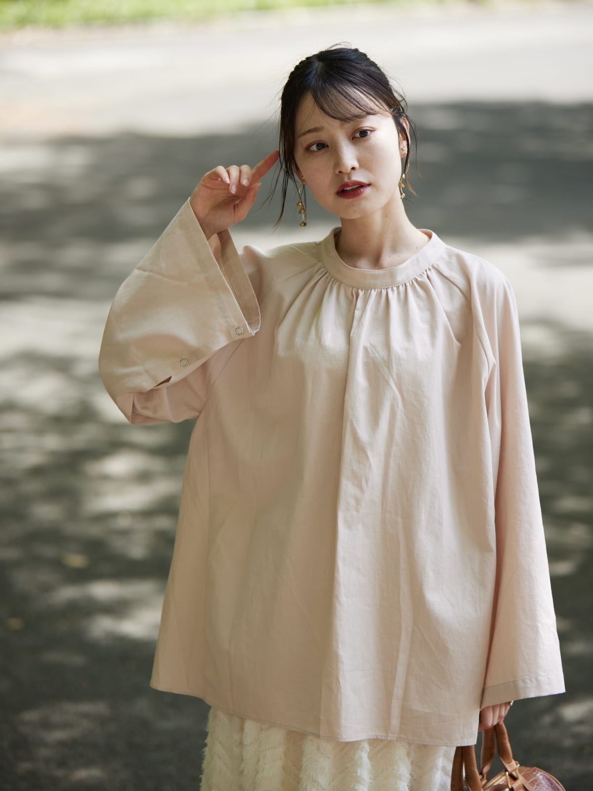 sleeve slit gather blouse