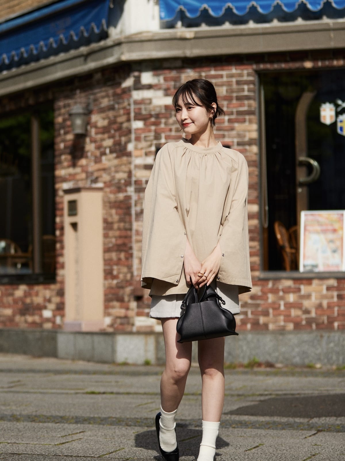 sleeve slit gather blouse