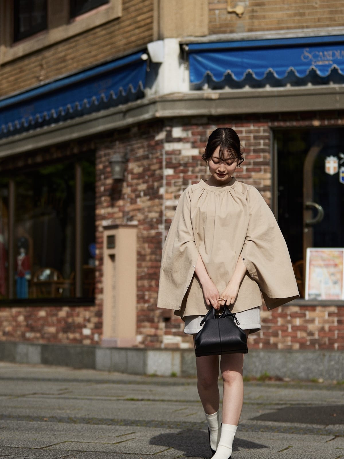 sleeve slit gather blouse