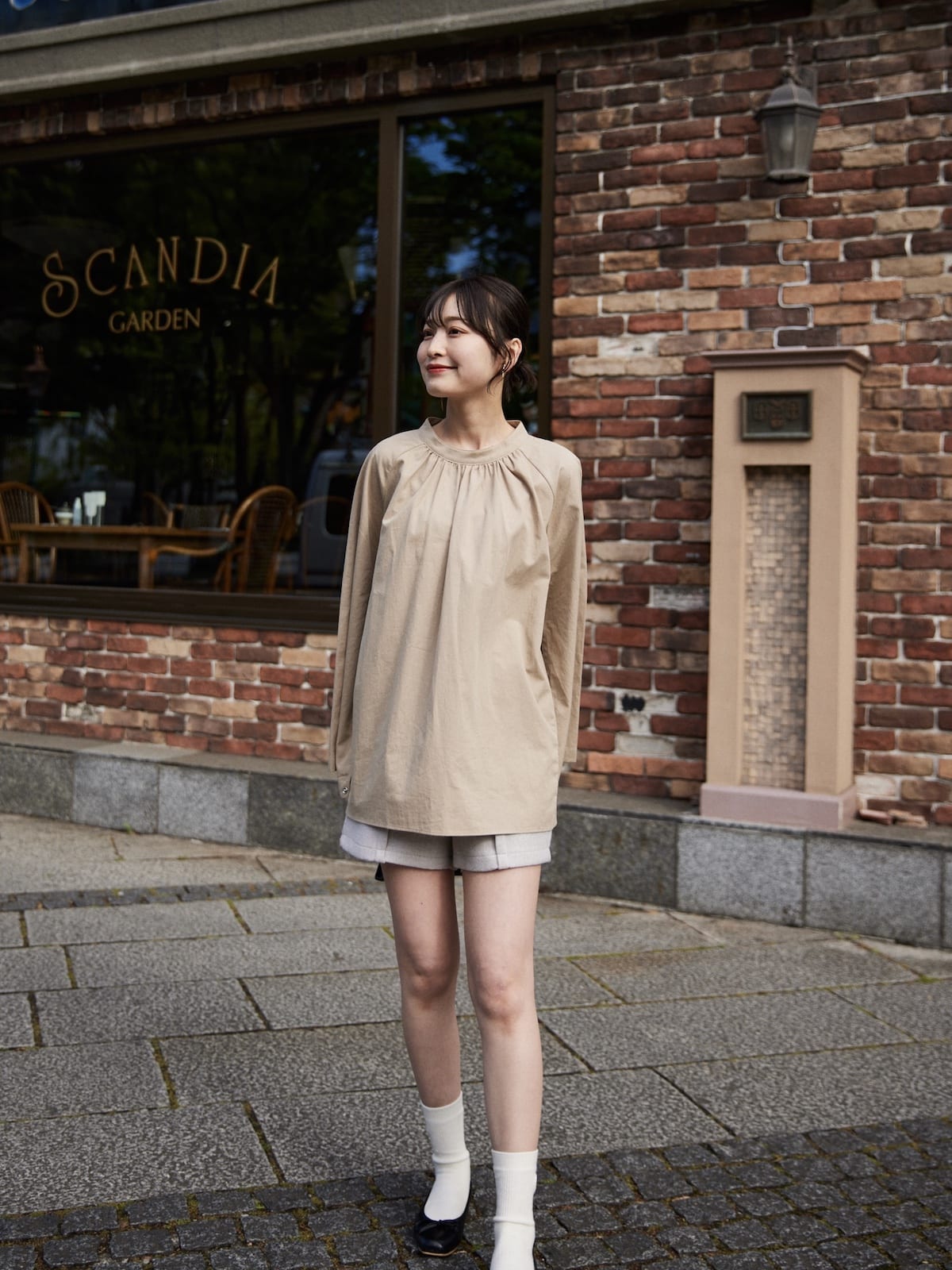 sleeve slit gather blouse