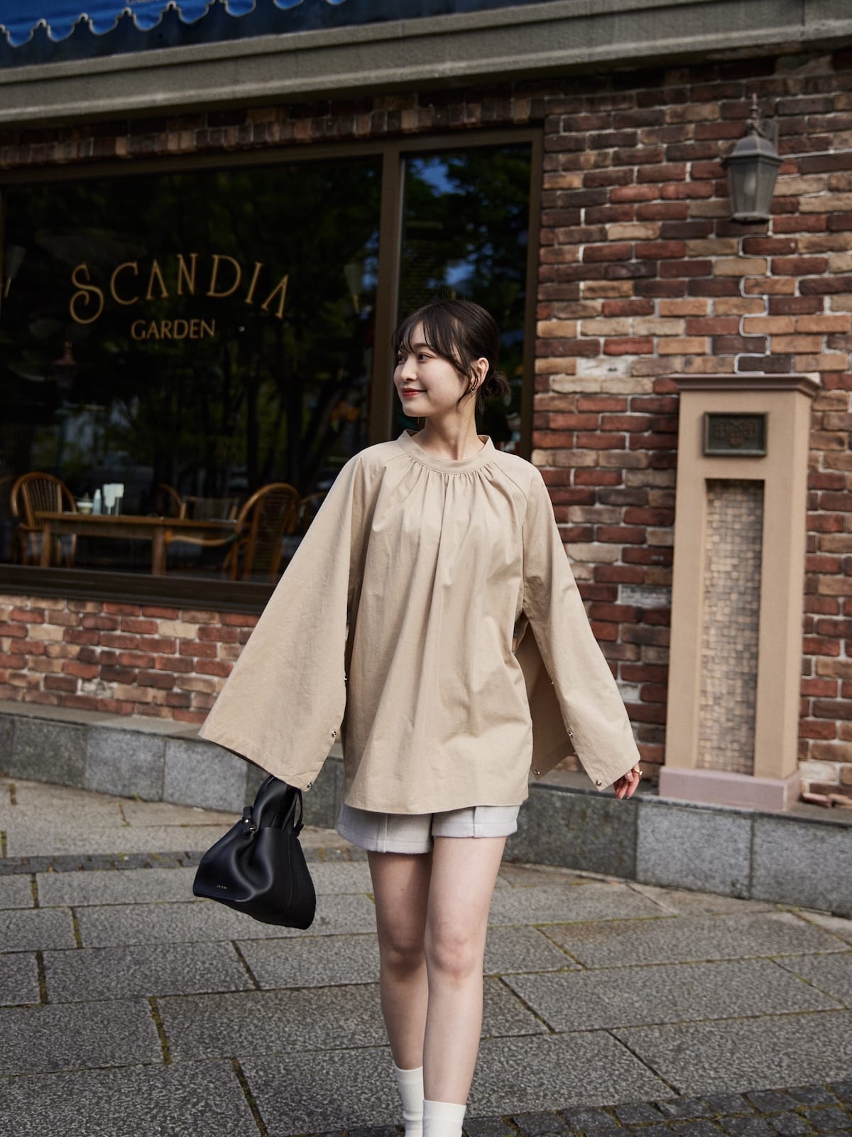 sleeve slit gather blouse