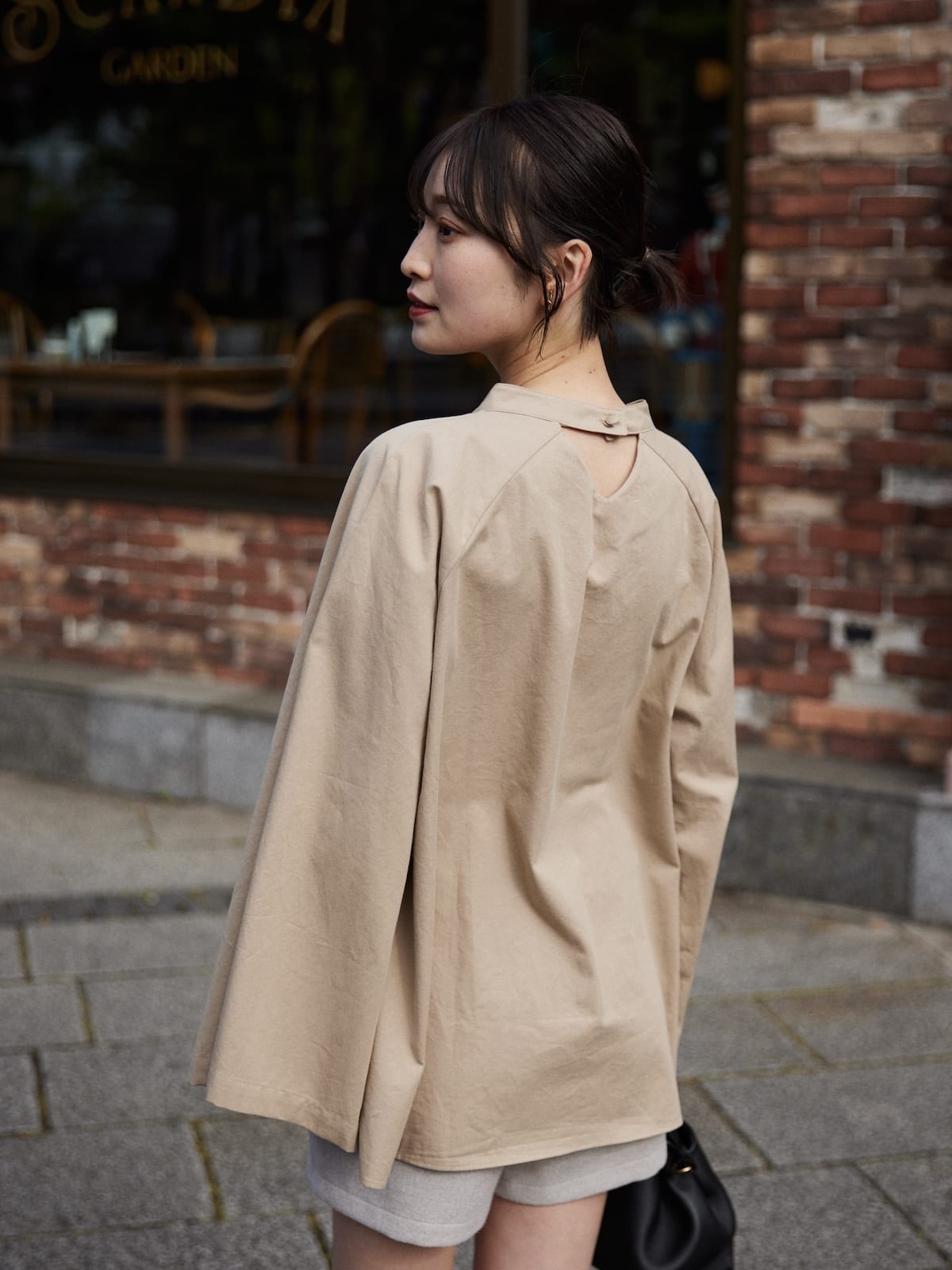 sleeve slit gather blouse