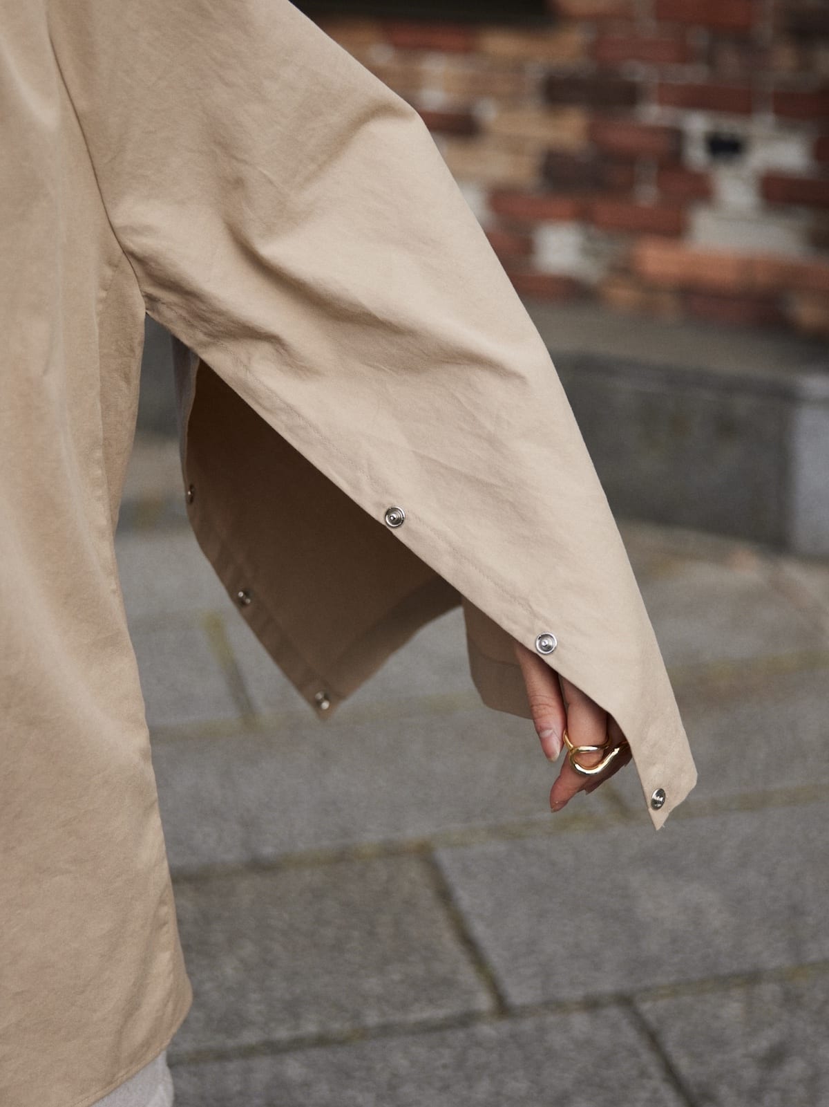 sleeve slit gather blouse