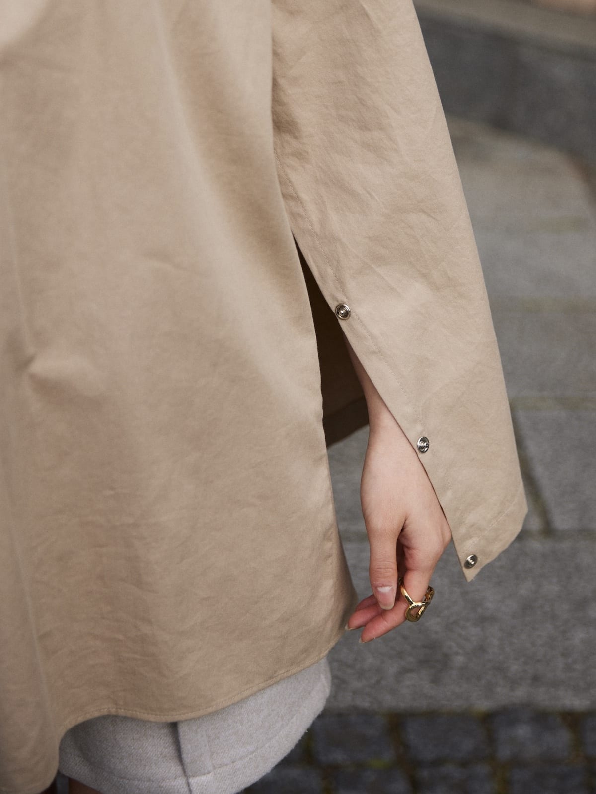sleeve slit gather blouse