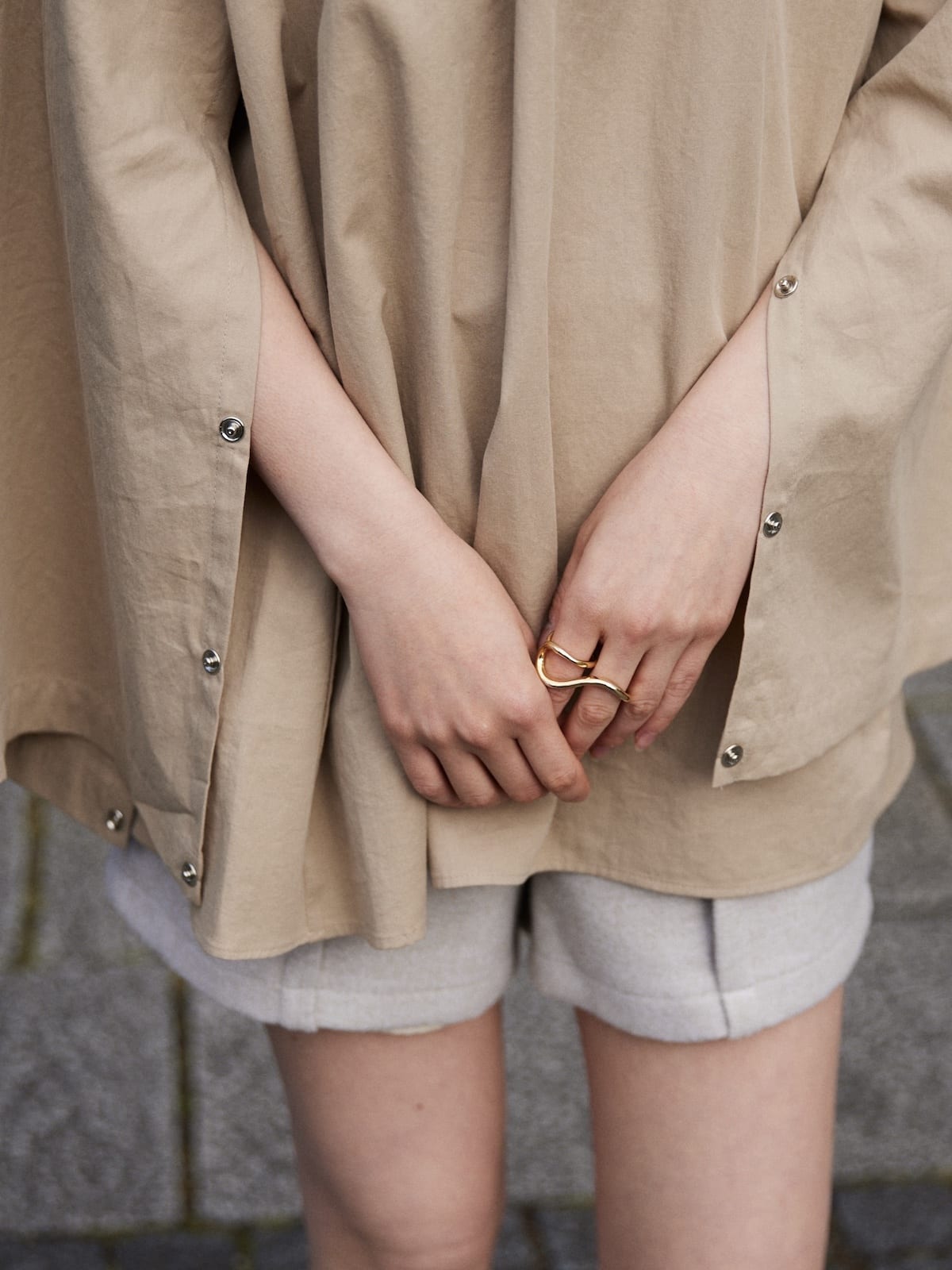 sleeve slit gather blouse POPUP