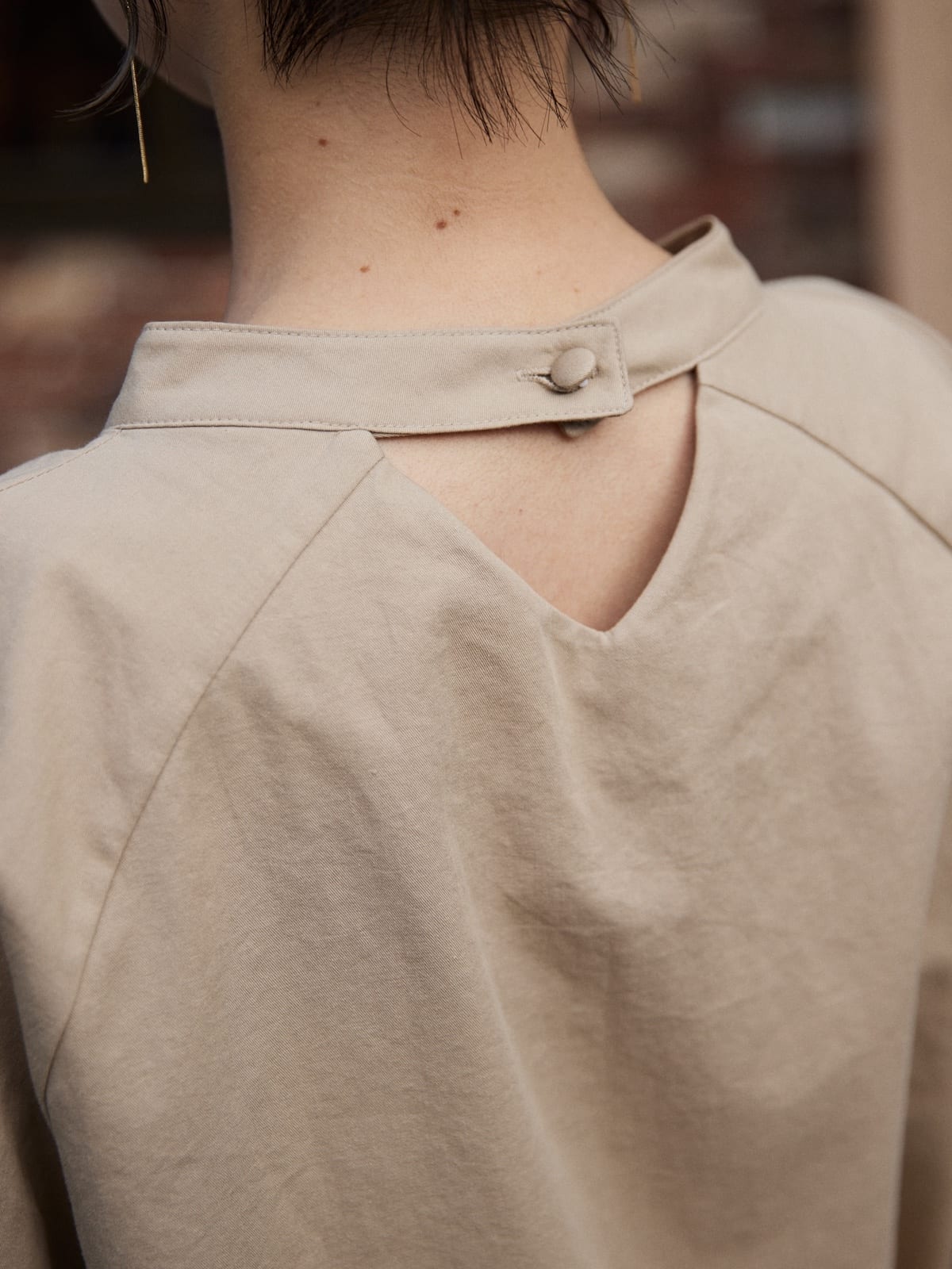 sleeve slit gather blouse POPUP
