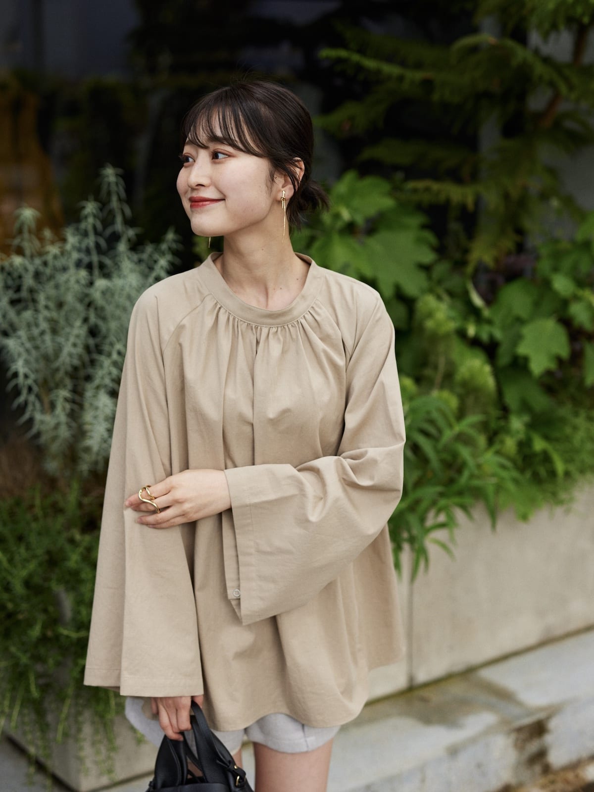 sleeve slit gather blouse