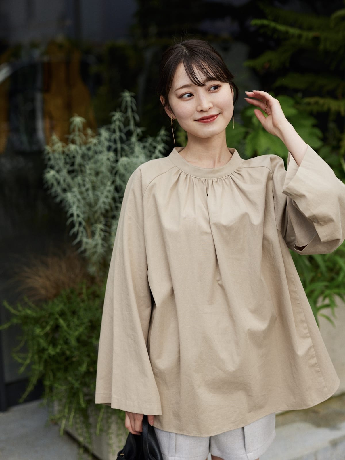 sleeve slit gather blouse