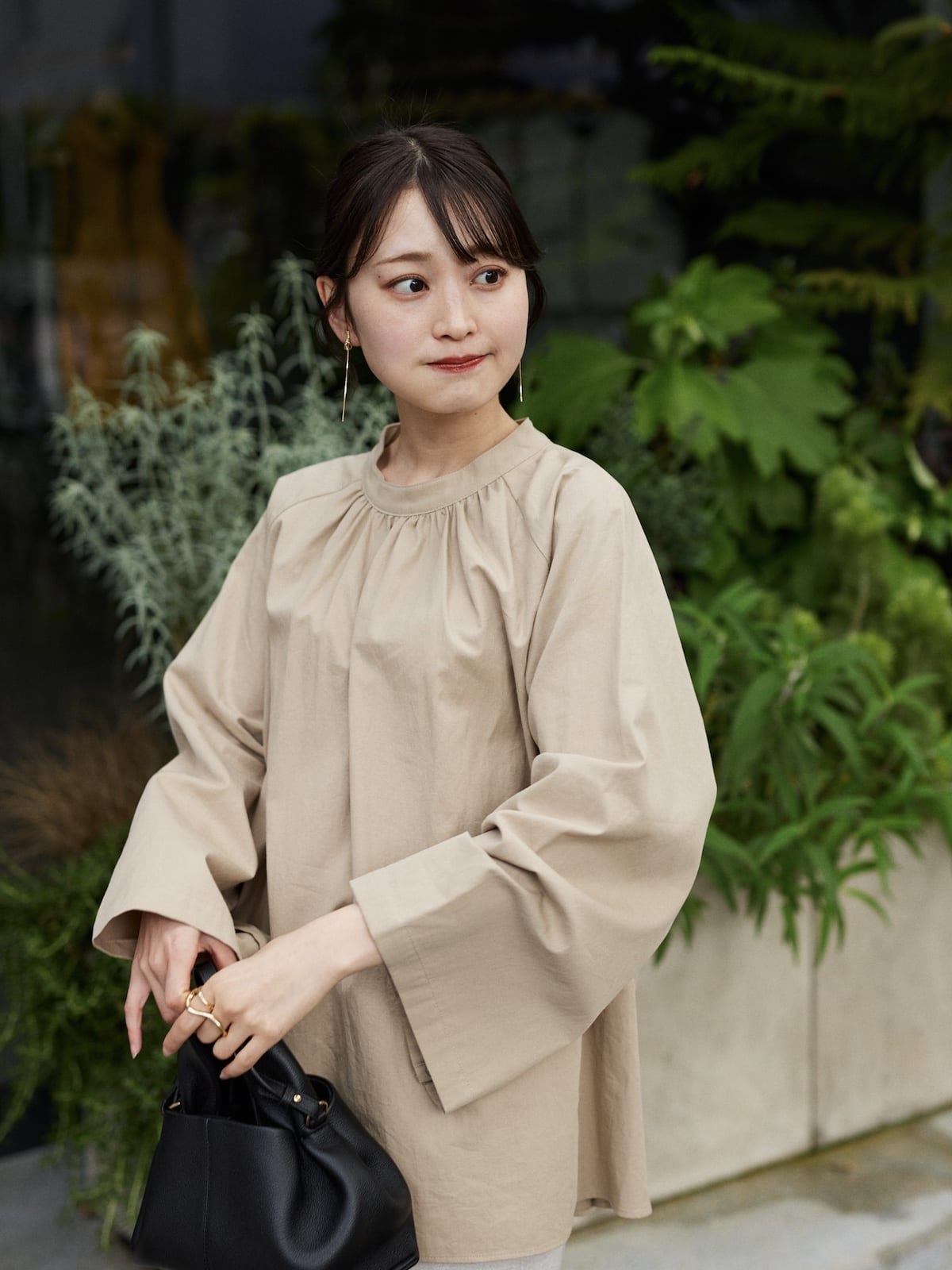 sleeve slit gather blouse
