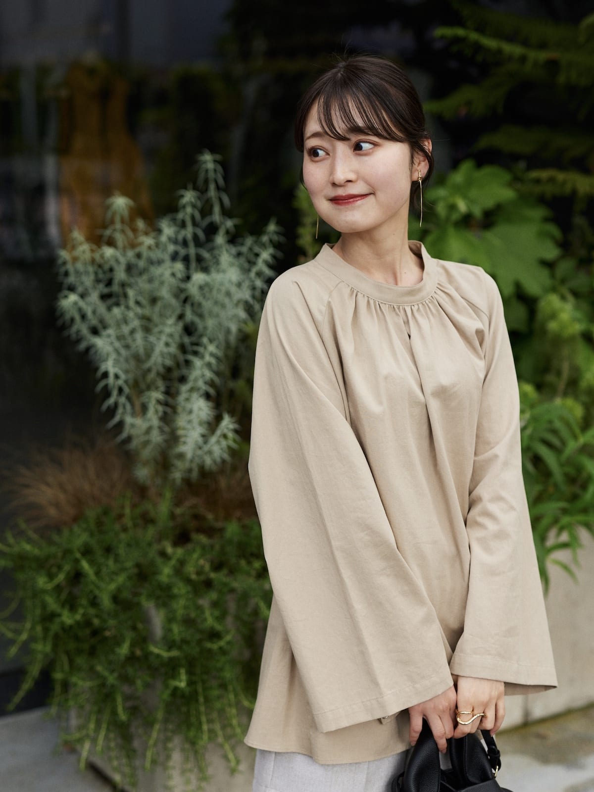 sleeve slit gather blouse