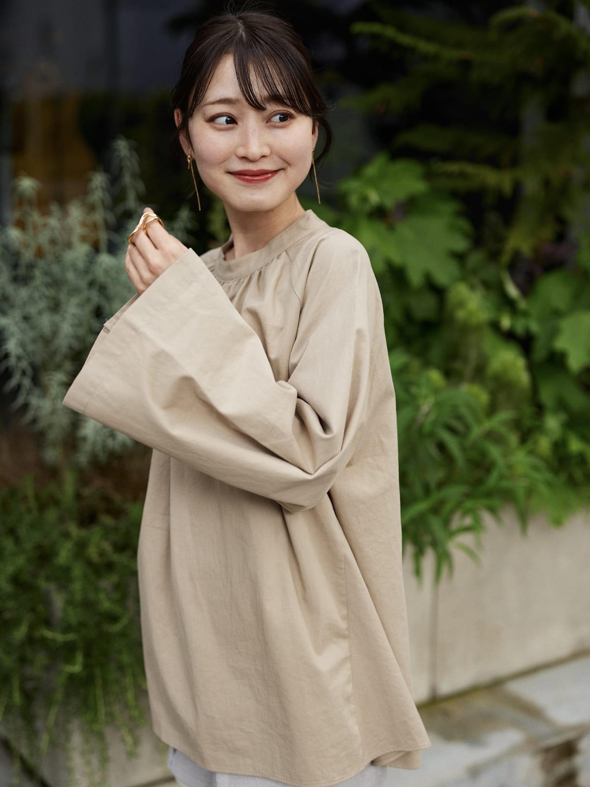 sleeve slit gather blouse