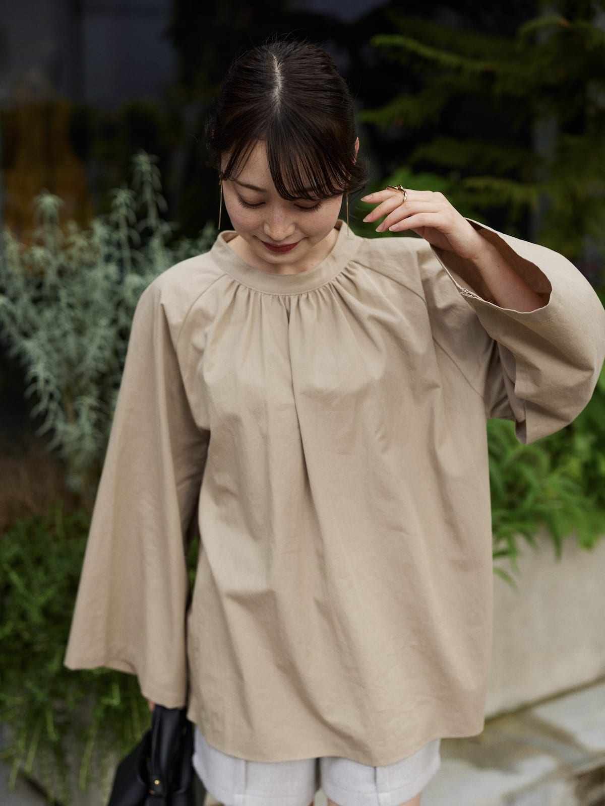 sleeve slit gather blouse
