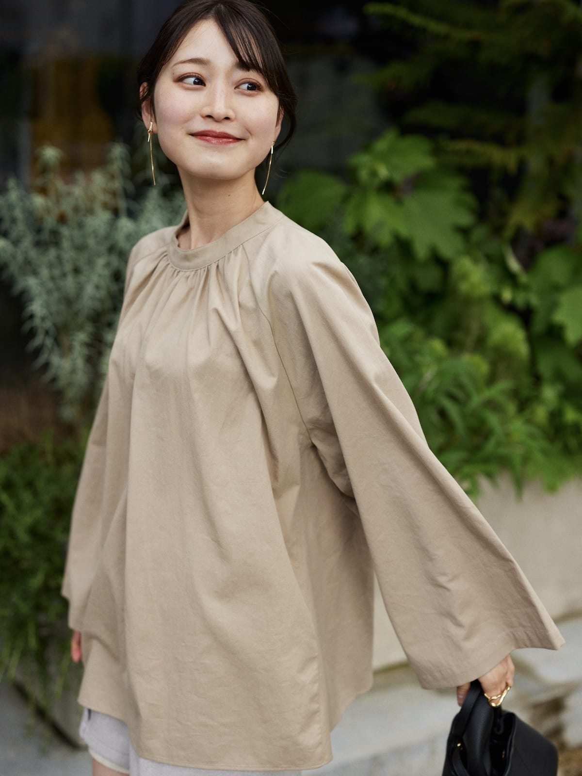 sleeve slit gather blouse