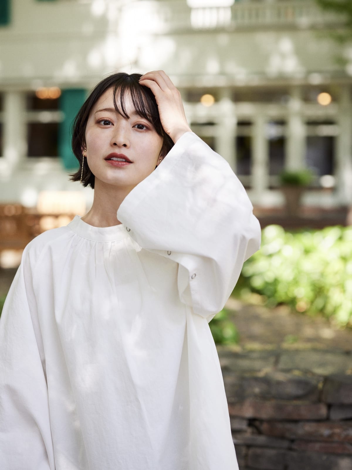 sleeve slit gather blouse