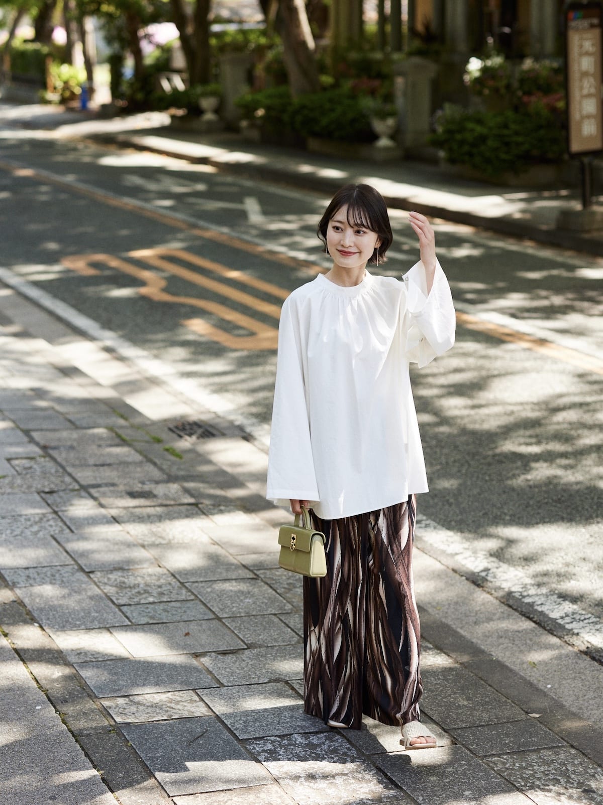 sleeve slit gather blouse