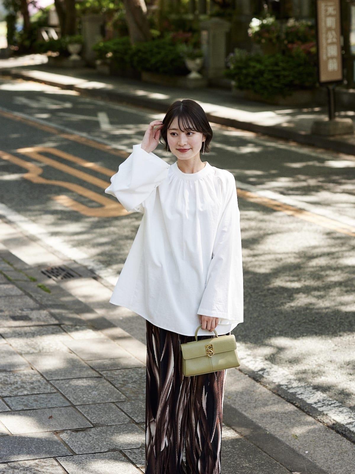 sleeve slit gather blouse