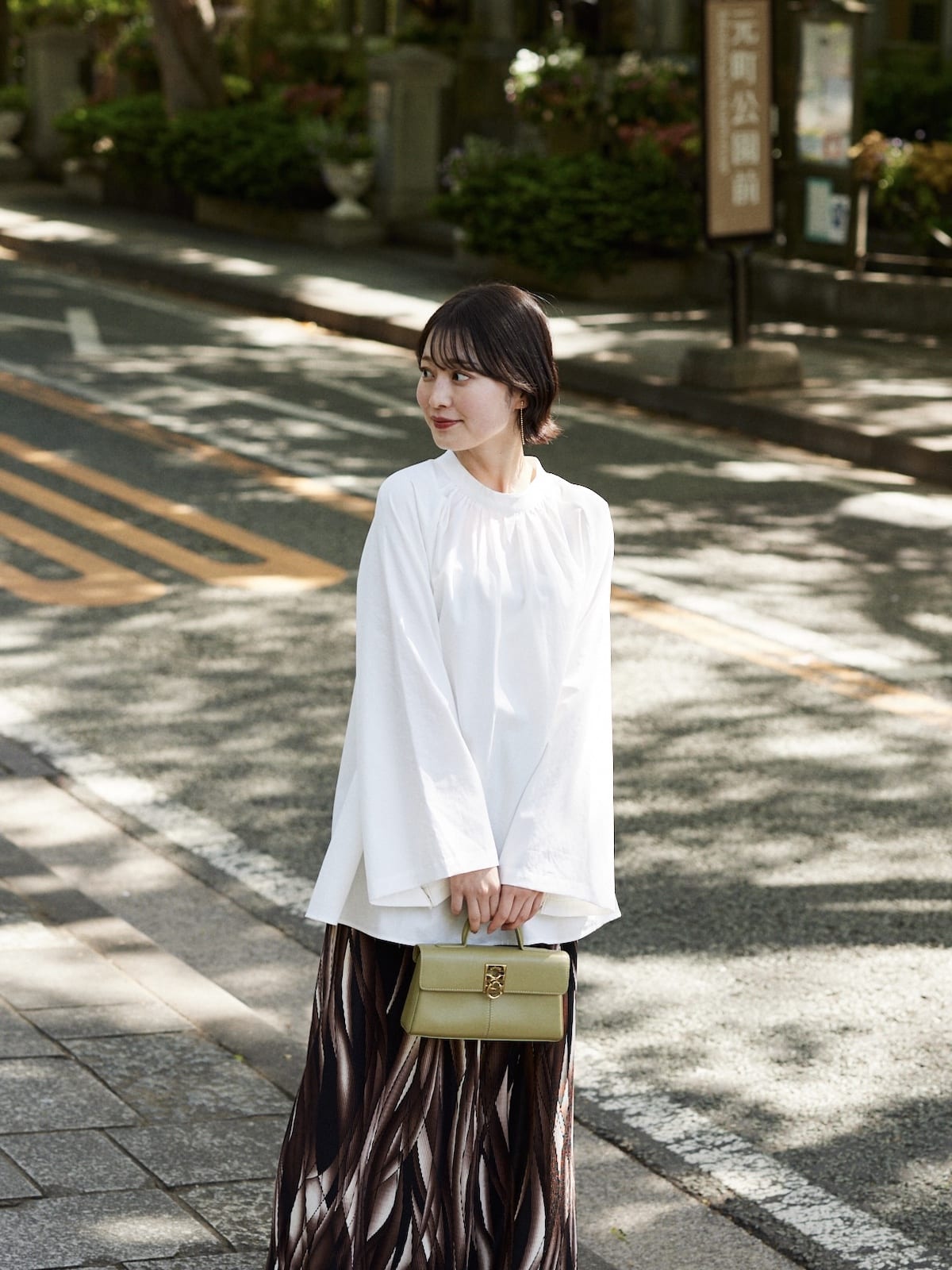 sleeve slit gather blouse