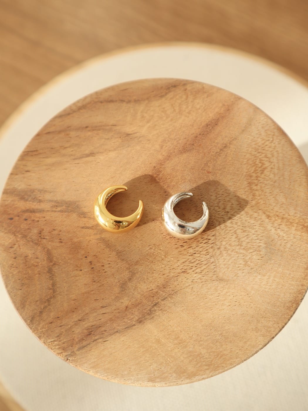 volume ear cuff