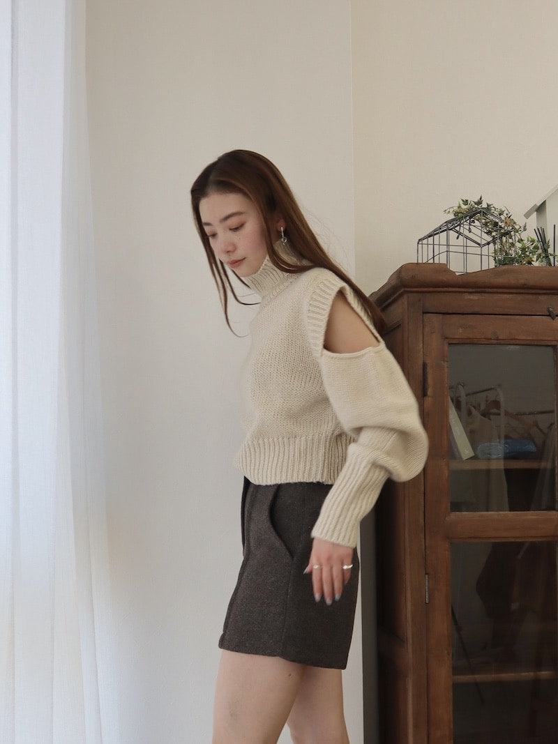 cut sleeve knit