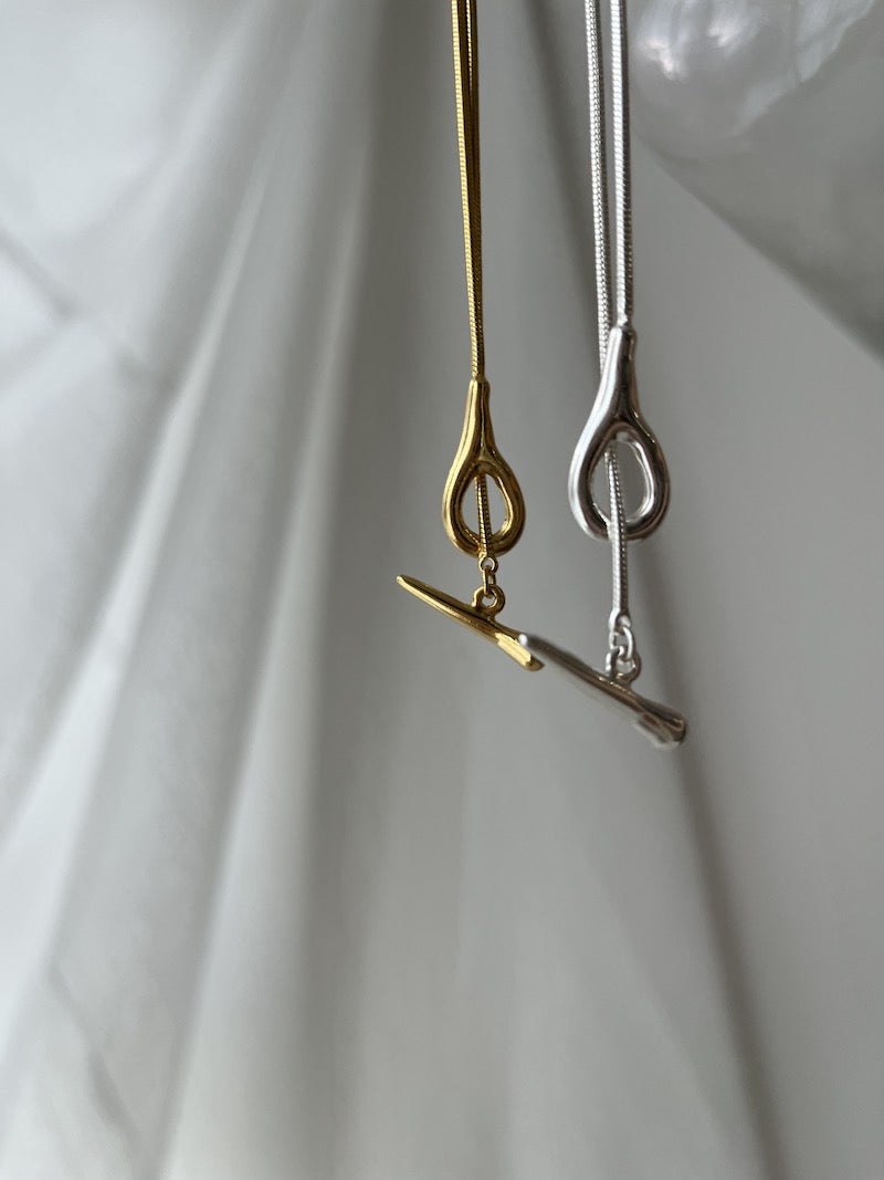 mantel necklace