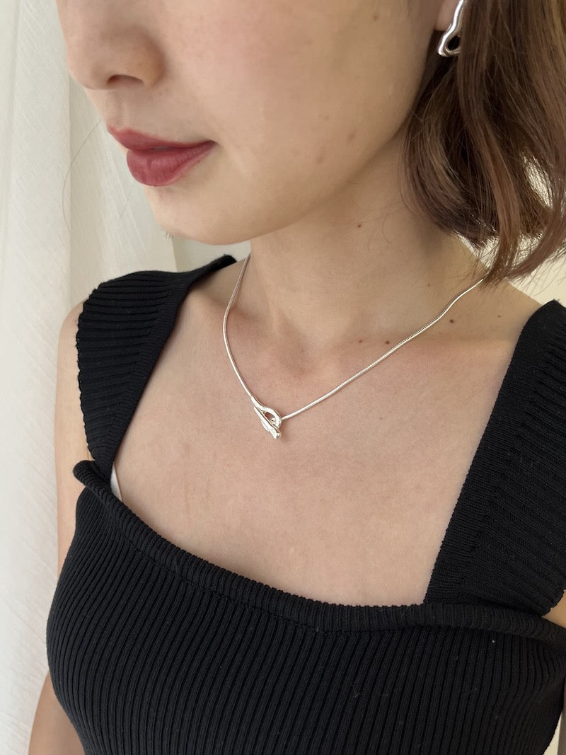 mantel necklace
