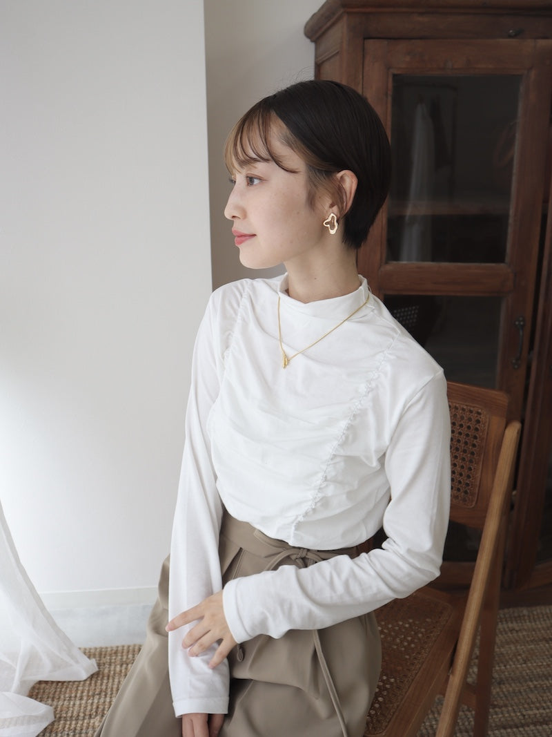 shirring high-necked tops【white】