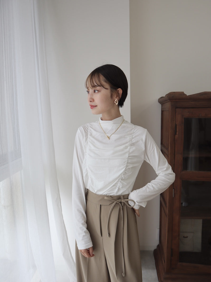 shirring high-necked tops【white】