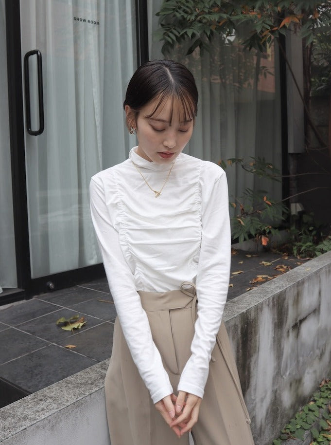 shirring high-necked tops【white】