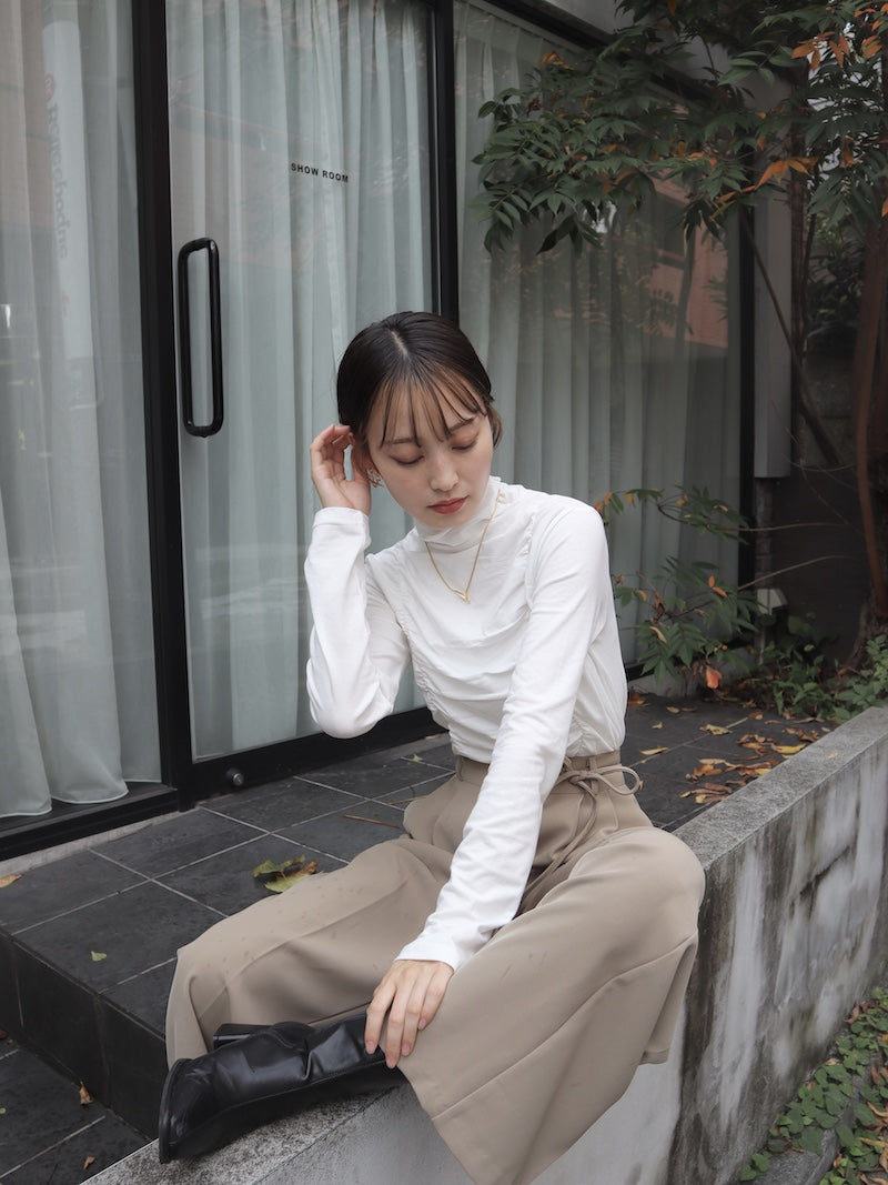 shirring high-necked tops【white】