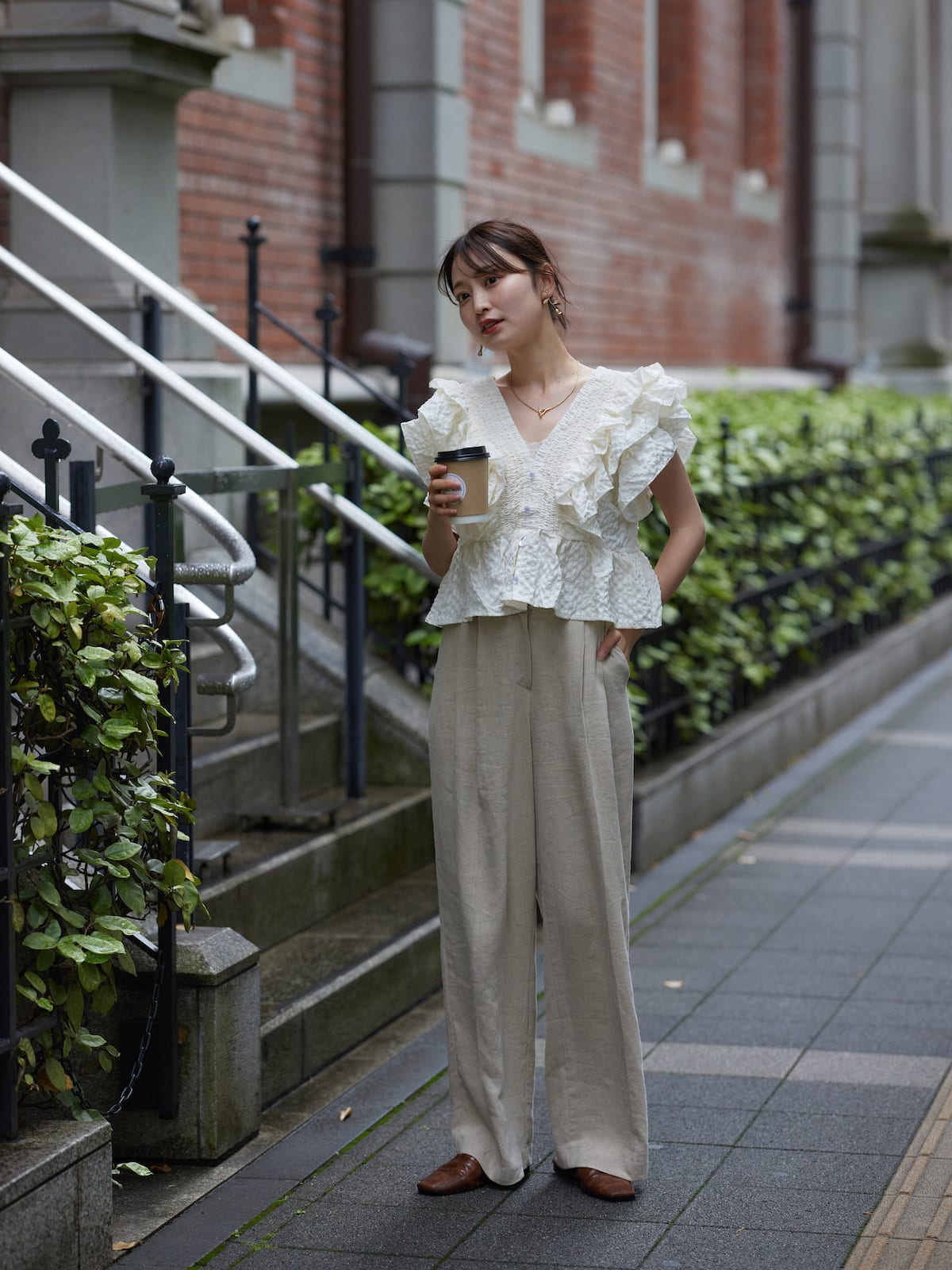 Neam ニーム fril girly blouse-