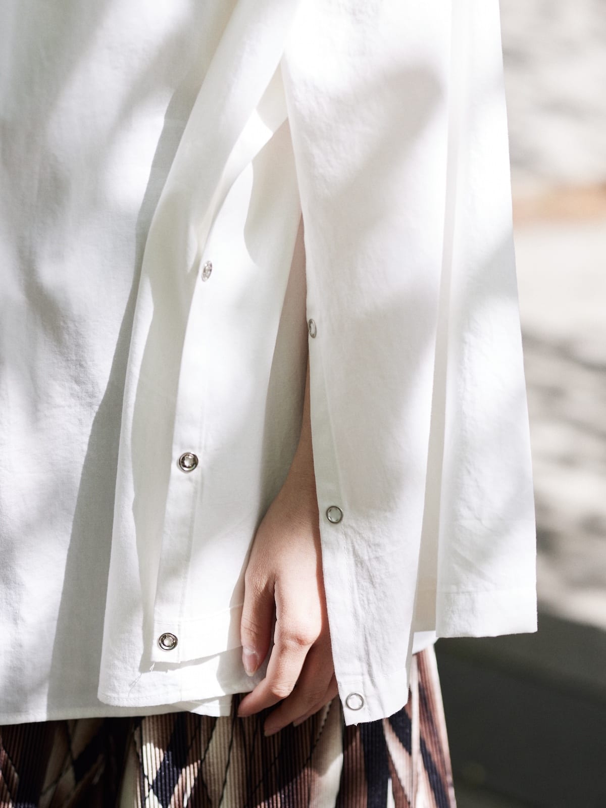 sleeve slit gather blouse