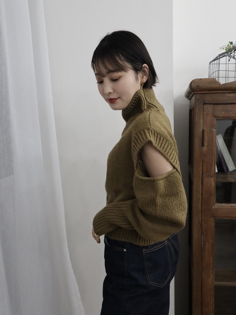 cut sleeve knit